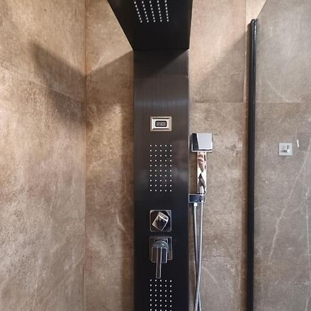 Apartamento Acogedor Junto A Calle Betis, Triana-Los Remedios Seville Exterior photo