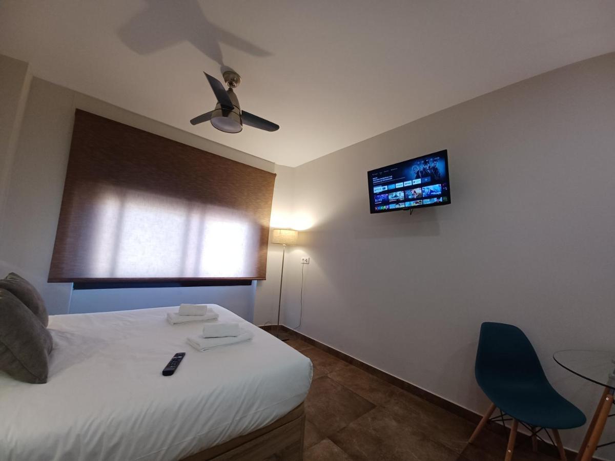 Apartamento Acogedor Junto A Calle Betis, Triana-Los Remedios Seville Exterior photo
