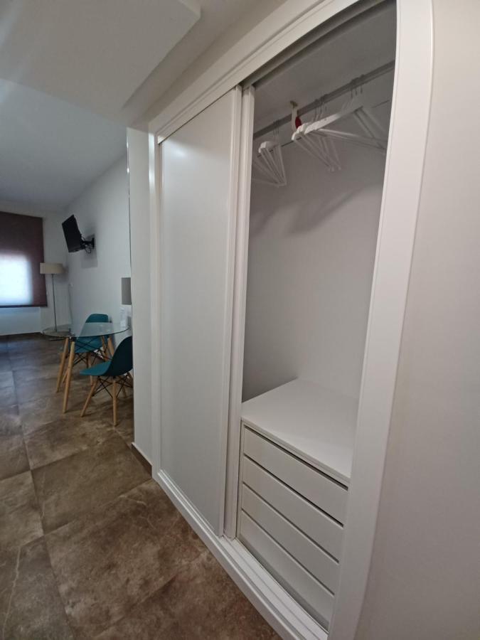 Apartamento Acogedor Junto A Calle Betis, Triana-Los Remedios Seville Exterior photo