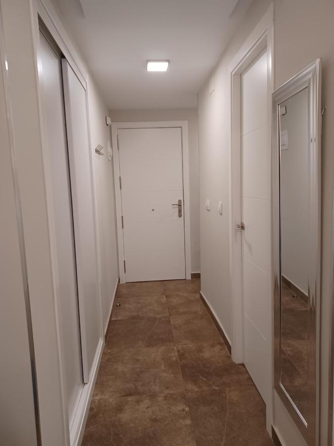 Apartamento Acogedor Junto A Calle Betis, Triana-Los Remedios Seville Exterior photo