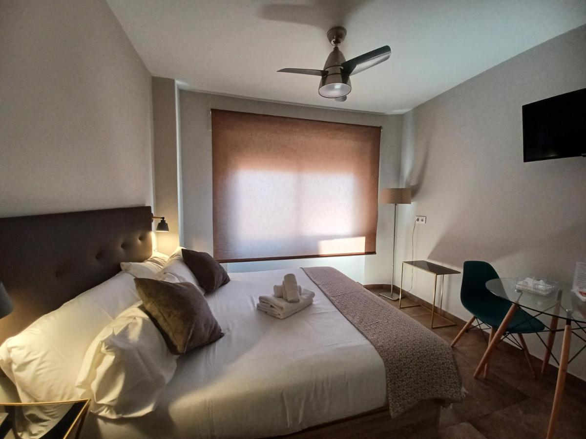 Apartamento Acogedor Junto A Calle Betis, Triana-Los Remedios Seville Exterior photo