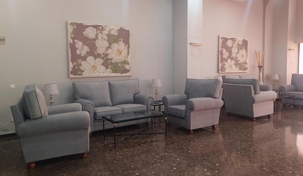 Apartamento Acogedor Junto A Calle Betis, Triana-Los Remedios Seville Exterior photo
