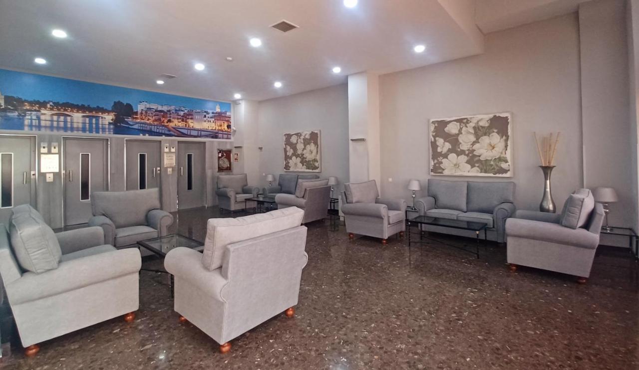 Apartamento Acogedor Junto A Calle Betis, Triana-Los Remedios Seville Exterior photo